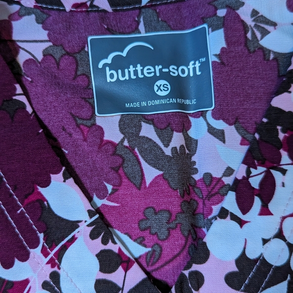 Scrub Set - Picture 3 of 5